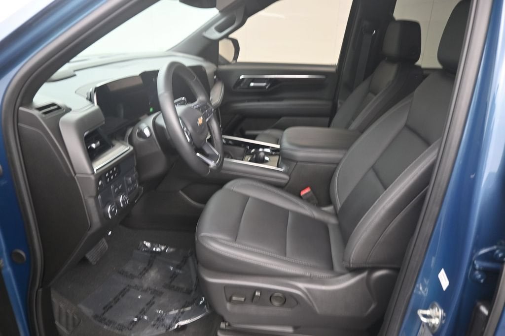 2025 Chevrolet Suburban LT