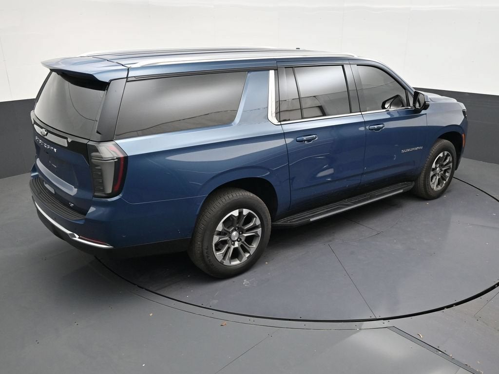 2025 Chevrolet Suburban LT