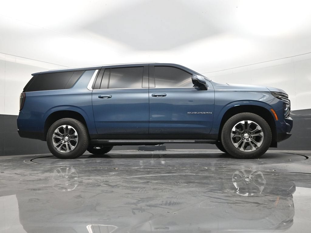 2025 Chevrolet Suburban LT