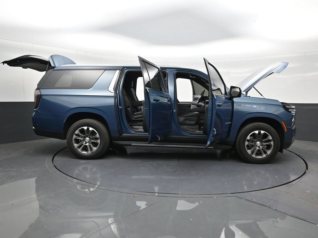 2025 Chevrolet Suburban LT