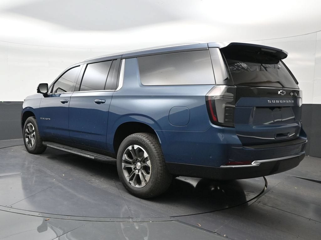 2025 Chevrolet Suburban LT