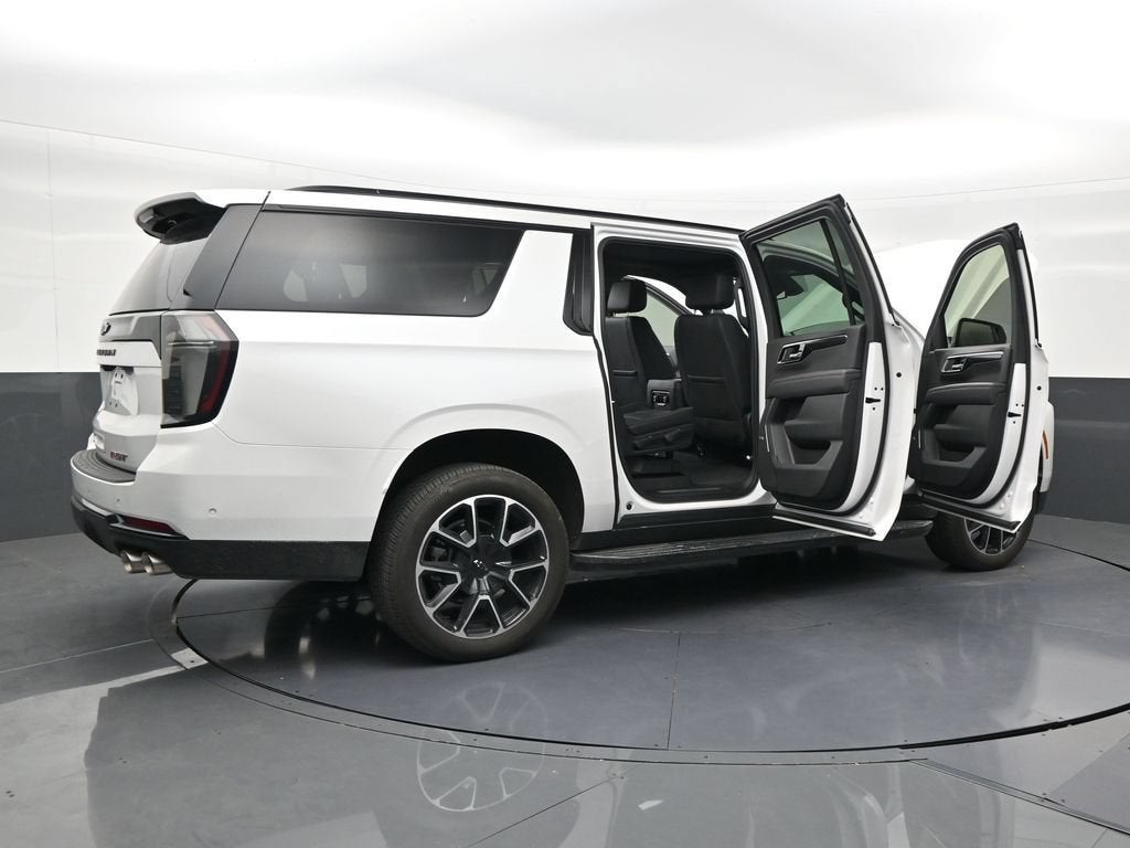 2025 Chevrolet Suburban RST
