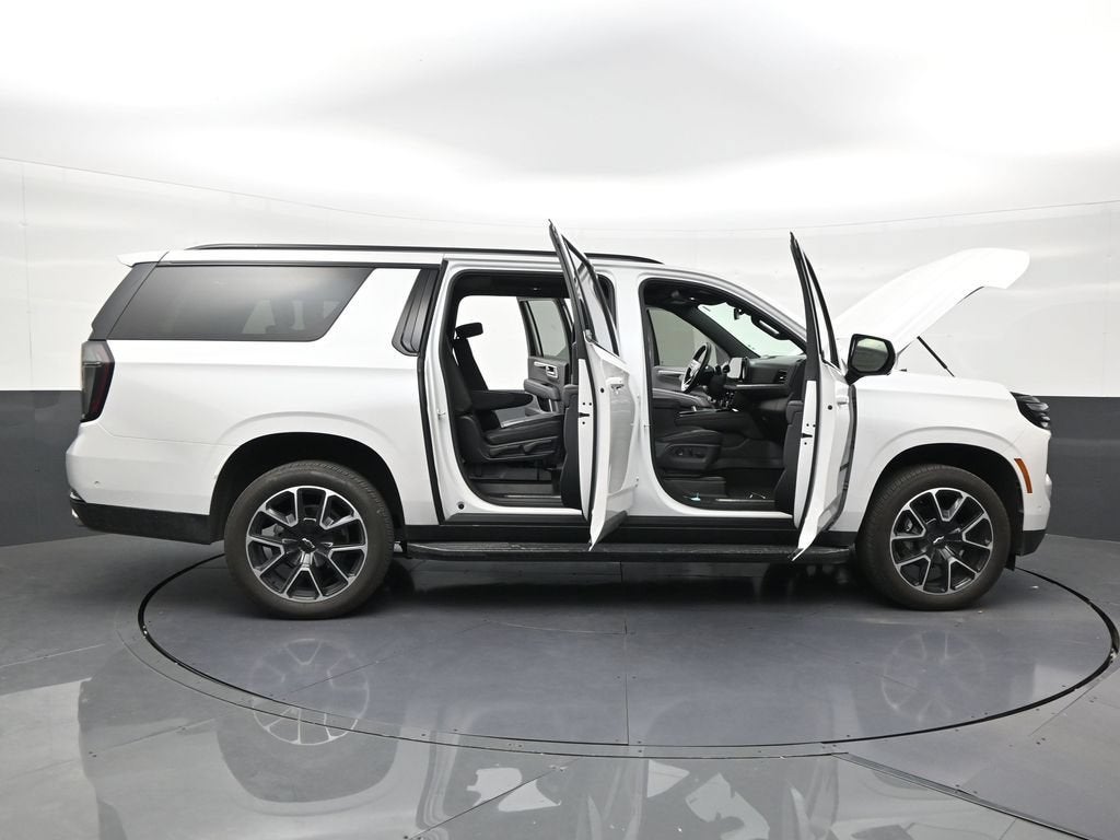 2025 Chevrolet Suburban RST