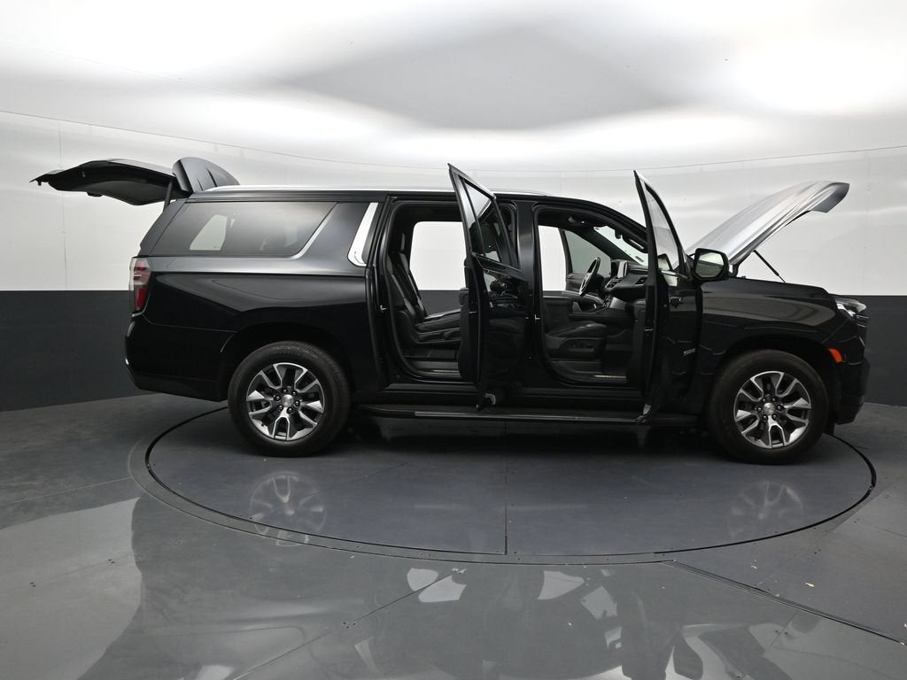 2024 Chevrolet Suburban LT