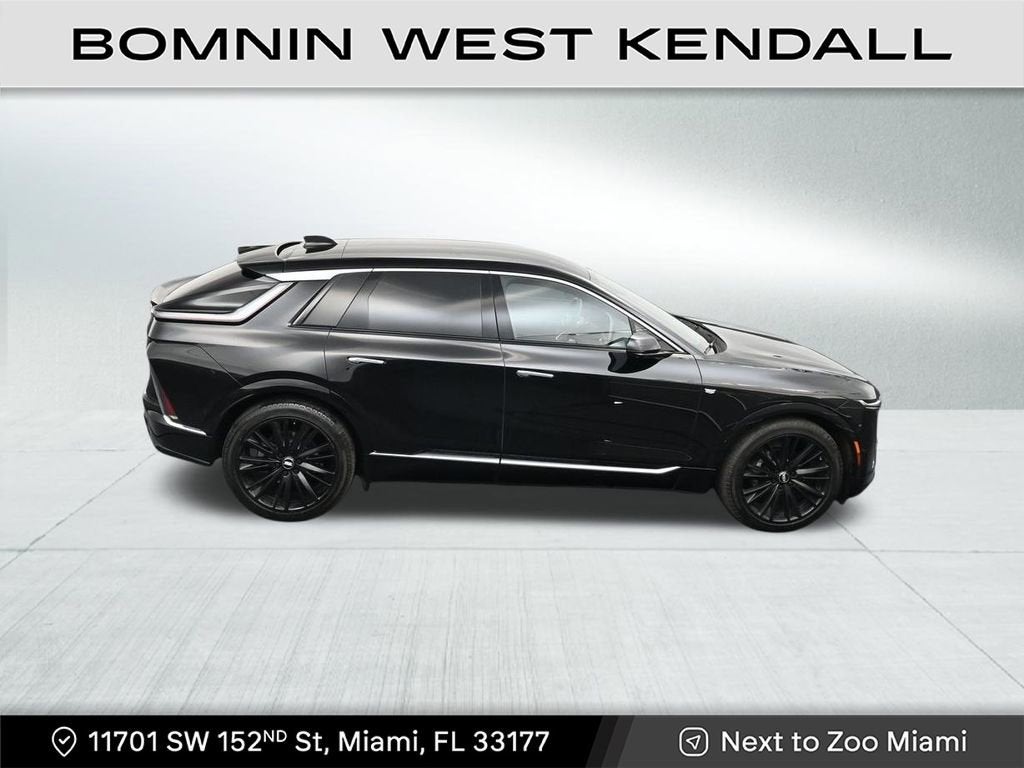 2025 Cadillac LYRIQ Luxury 2