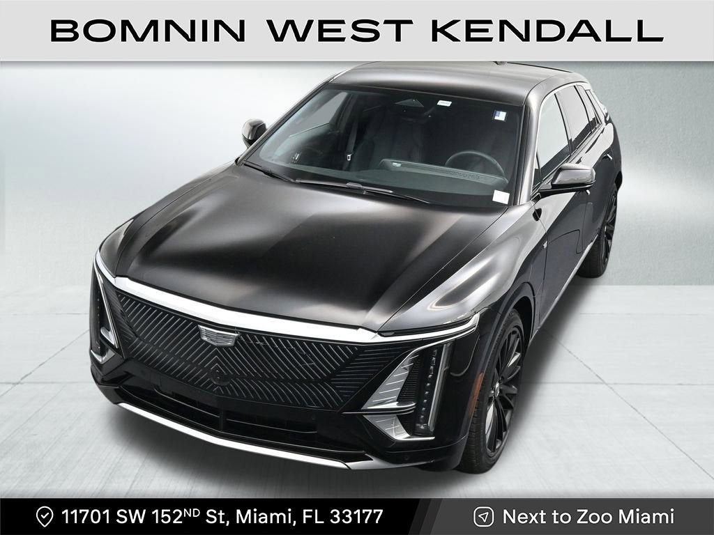 2025 Cadillac LYRIQ Luxury 2