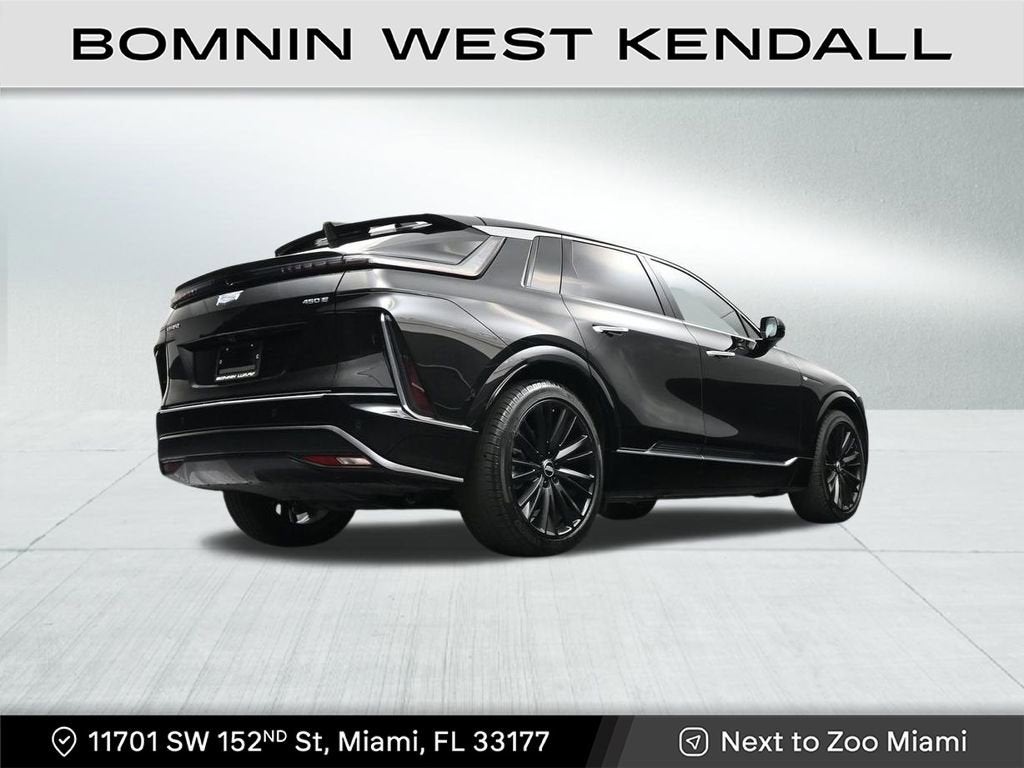 2025 Cadillac LYRIQ Luxury 2