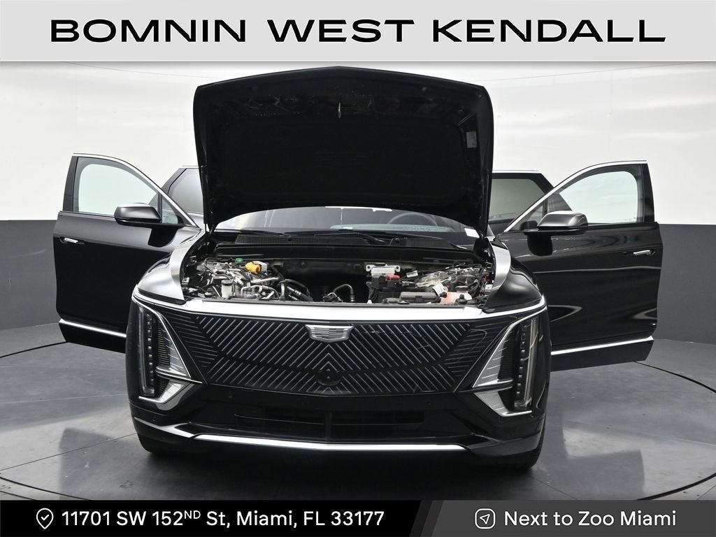2025 Cadillac LYRIQ Luxury 2