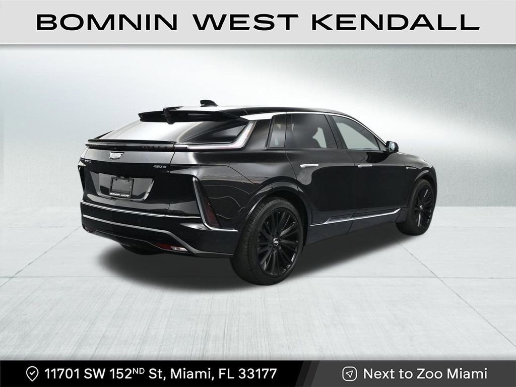 2025 Cadillac LYRIQ Luxury 2