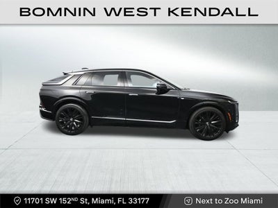 2025 Cadillac LYRIQ Luxury 2