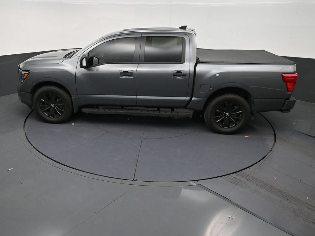 2023 Nissan Titan SV