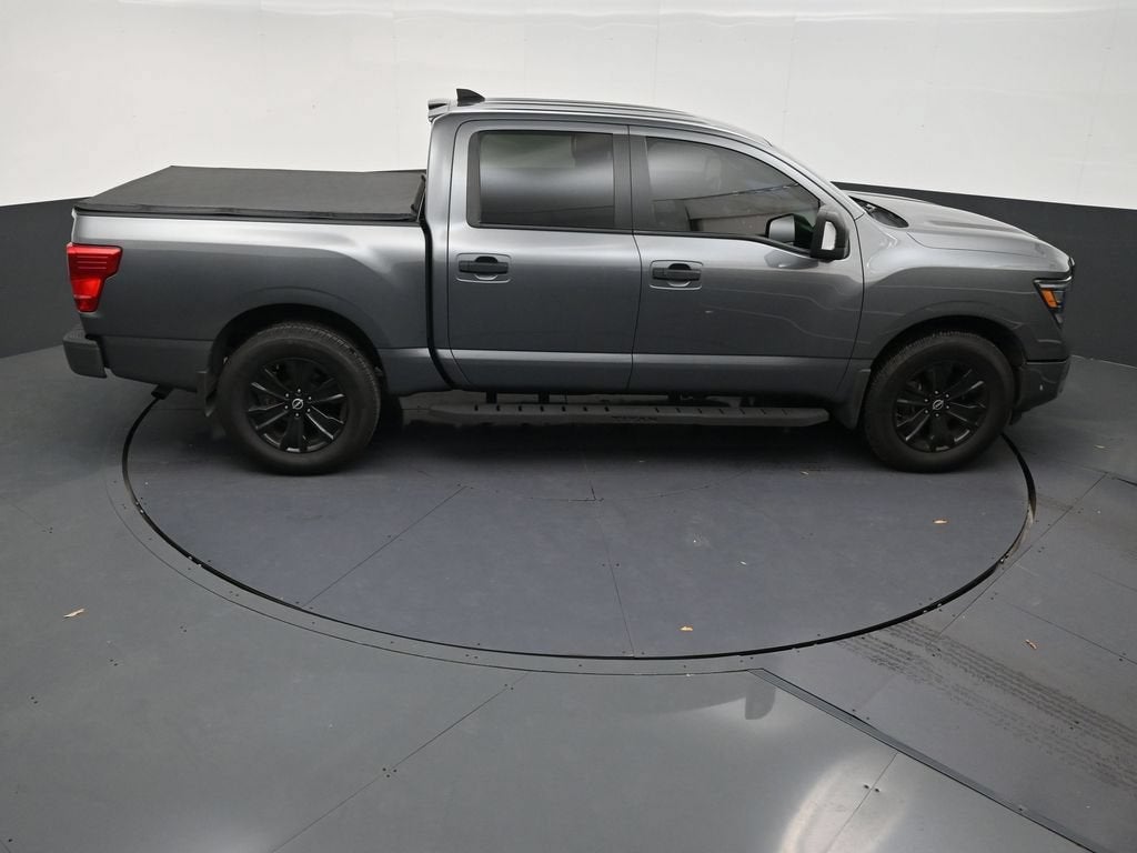 2023 Nissan Titan SV