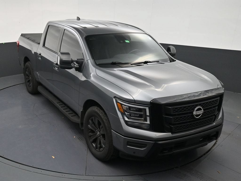 2023 Nissan Titan SV