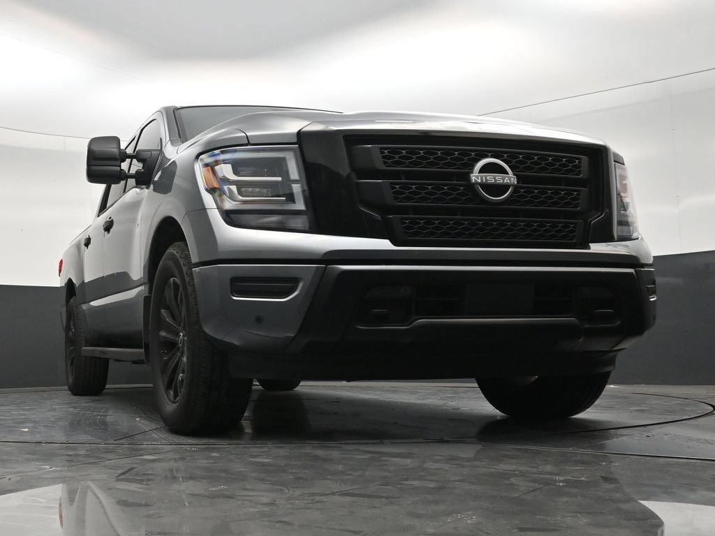 2023 Nissan Titan SV