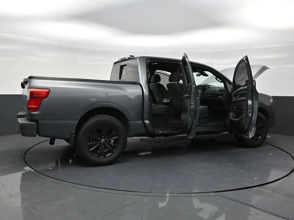 2023 Nissan Titan SV