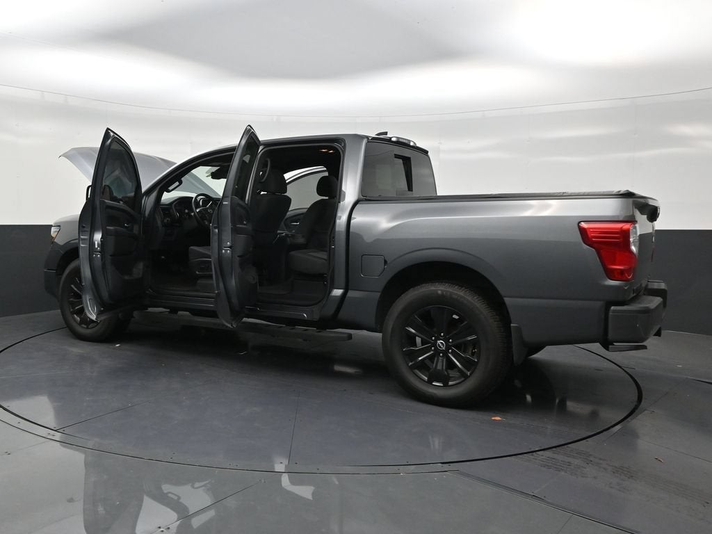 2023 Nissan Titan SV