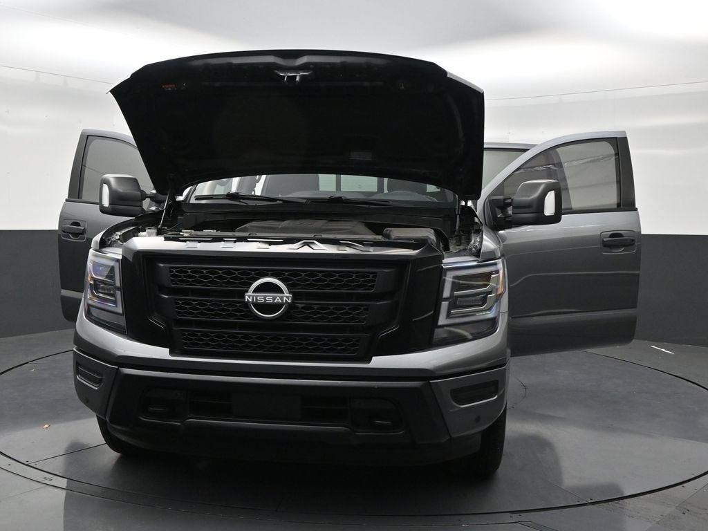 2023 Nissan Titan SV