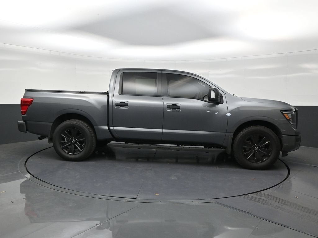 2023 Nissan Titan SV