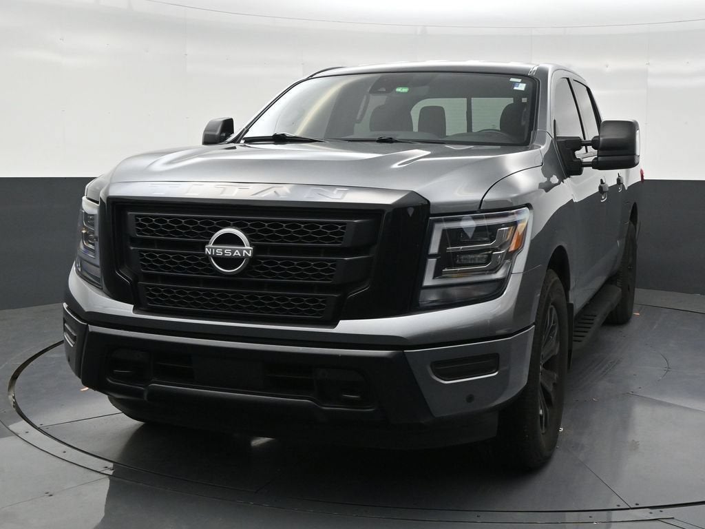 2023 Nissan Titan SV