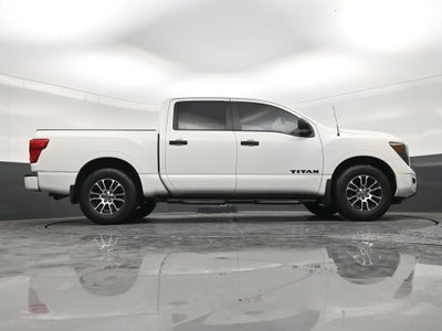2021 Nissan TITAN Crew Cab SV 4x2