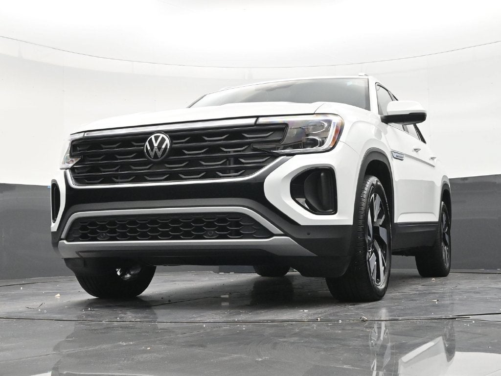 2025 Volkswagen Atlas Cross Sport 2.0T SE w/Technology