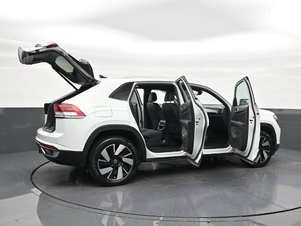 2025 Volkswagen Atlas Cross Sport 2.0T SE w/Technology