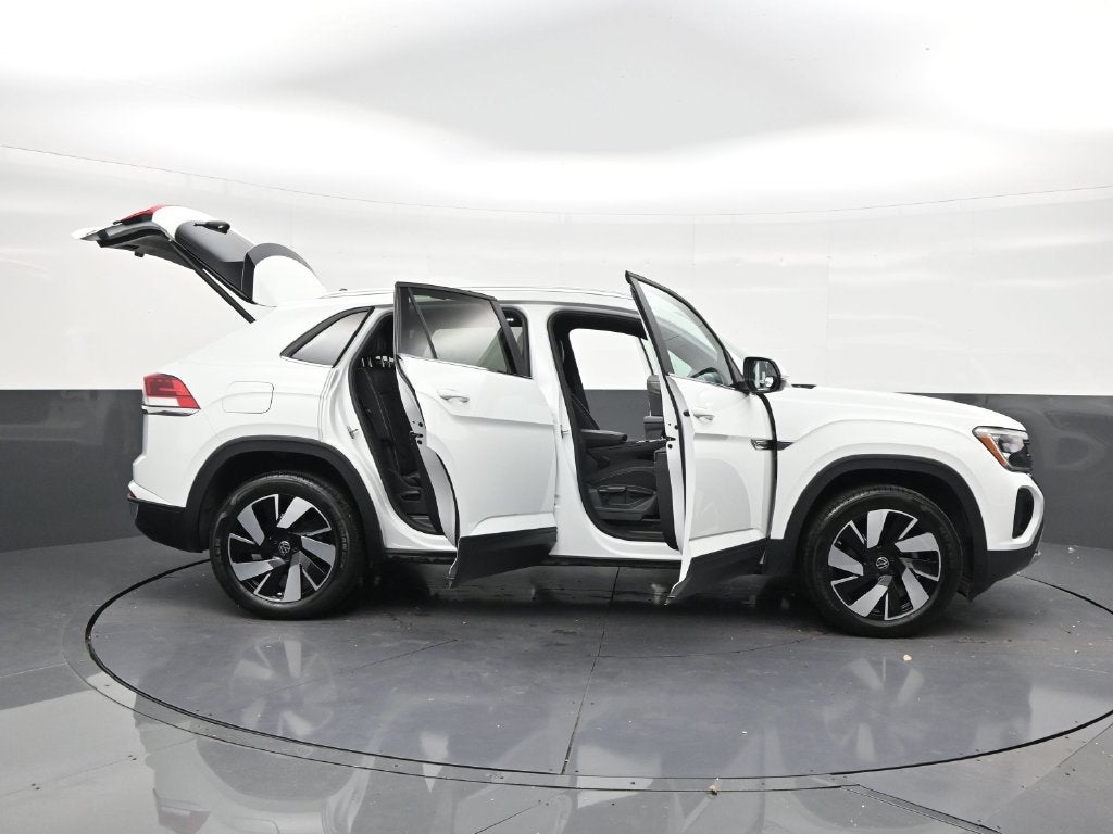 2025 Volkswagen Atlas Cross Sport 2.0T SE w/Technology