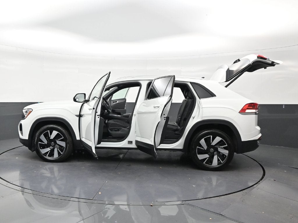 2025 Volkswagen Atlas Cross Sport 2.0T SE w/Technology