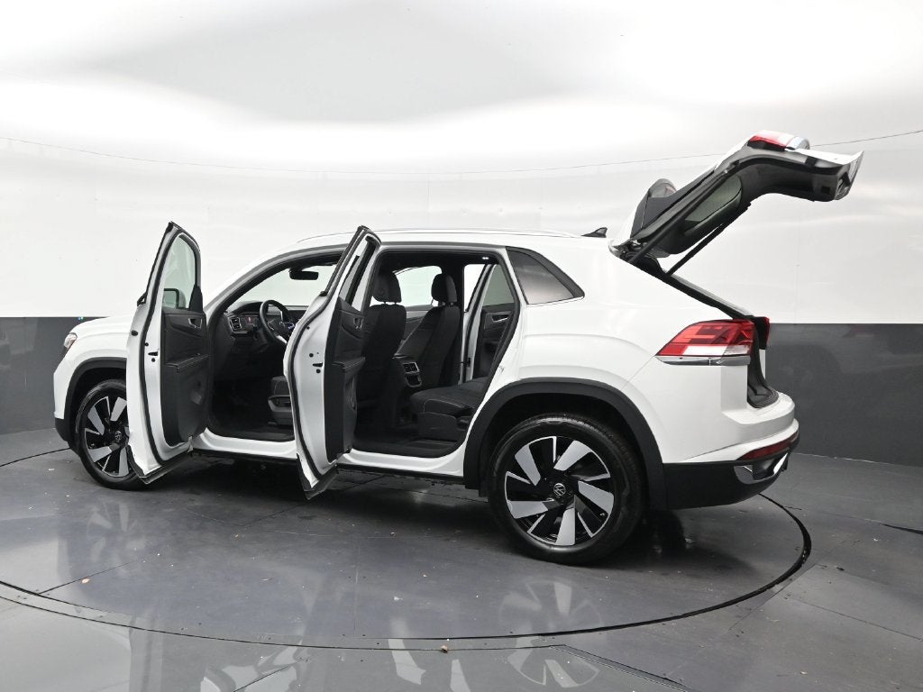 2025 Volkswagen Atlas Cross Sport 2.0T SE w/Technology