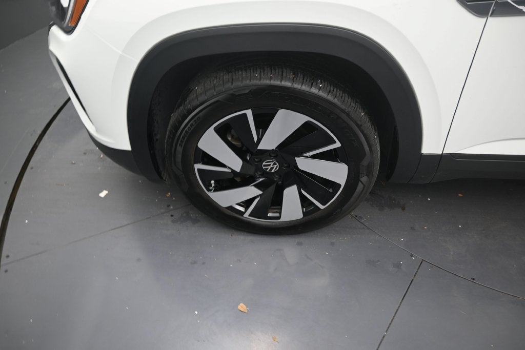 2025 Volkswagen Atlas Cross Sport 2.0T SE w/Technology