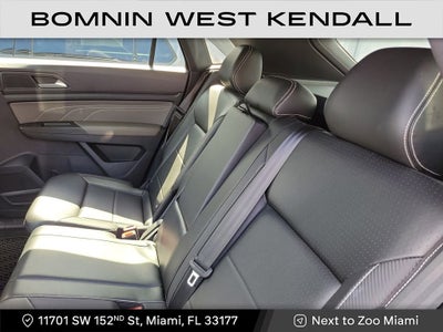 2022 Volkswagen Atlas Cross Sport 2.0T SEL R-Line