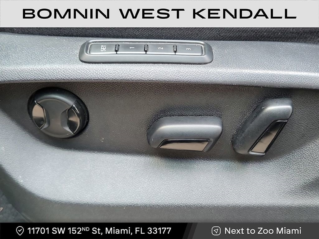 2022 Volkswagen Atlas Cross Sport 2.0T SEL R-Line