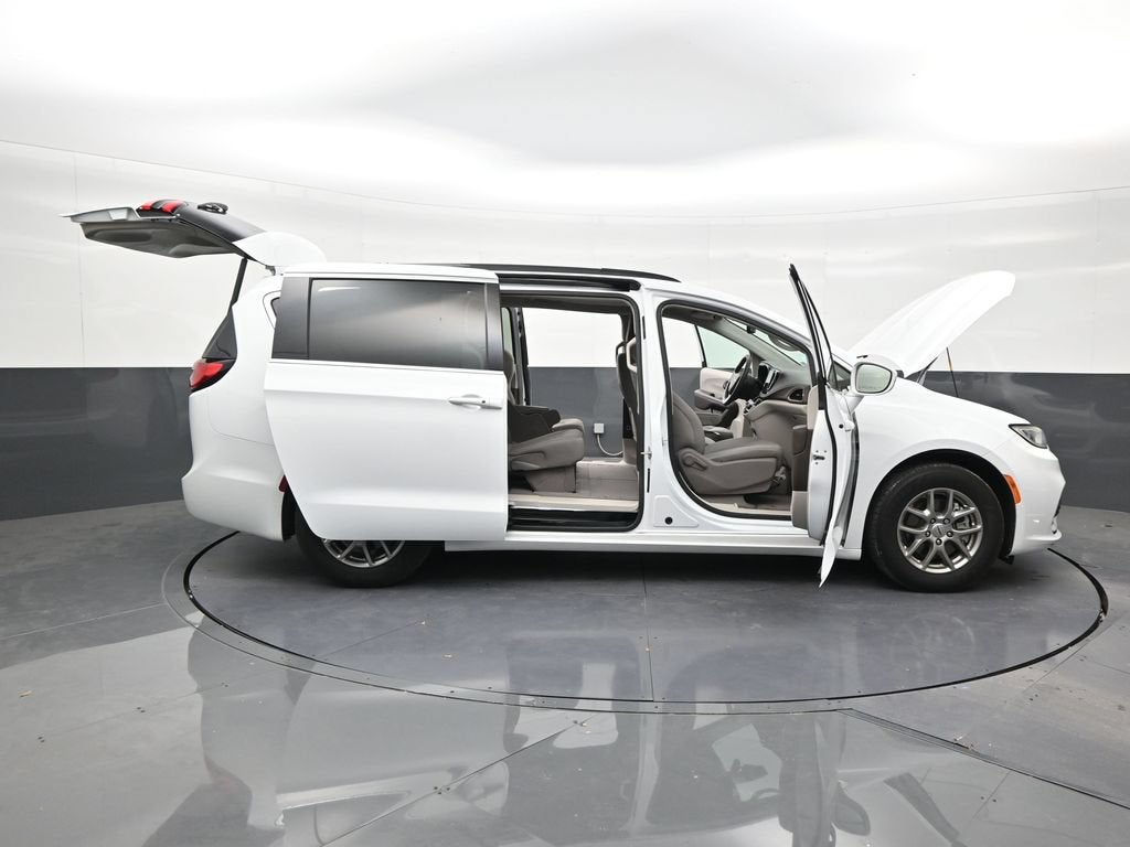 2021 Chrysler Pacifica Touring
