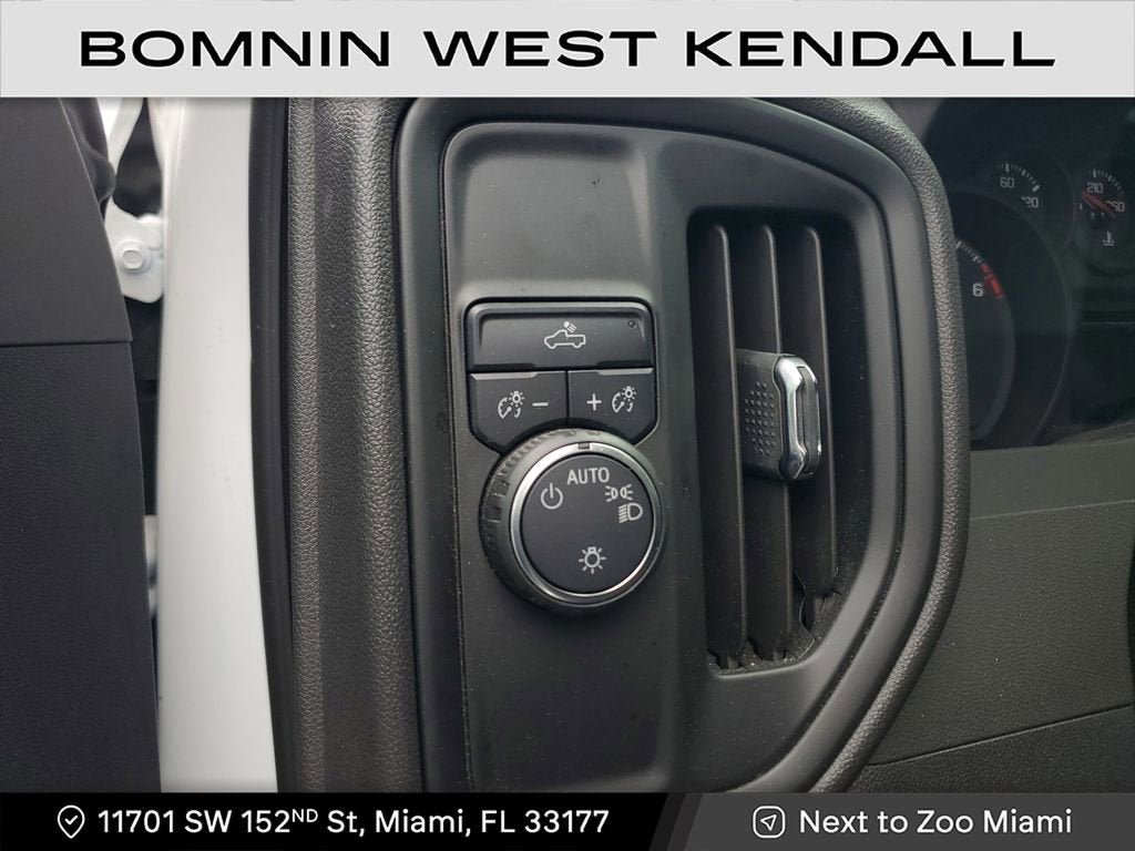 2025 Chevrolet Silverado 1500 Custom