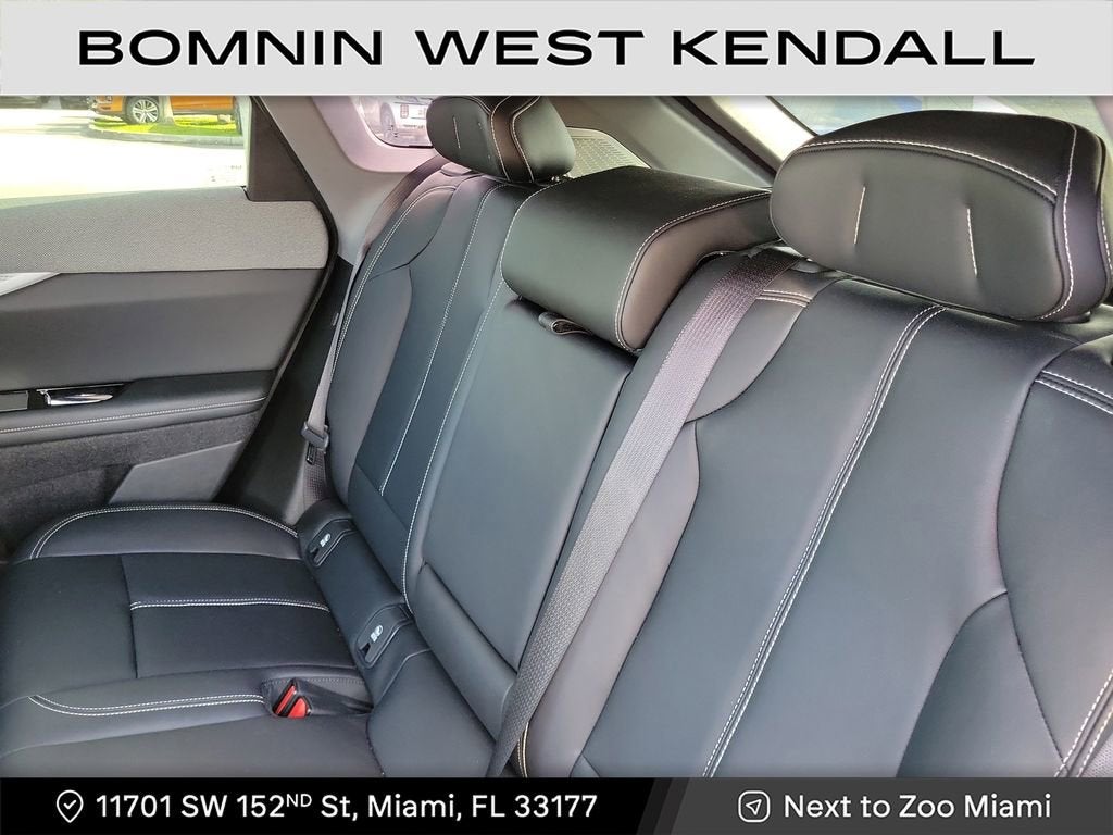 2025 Cadillac OPTIQ Luxury 1