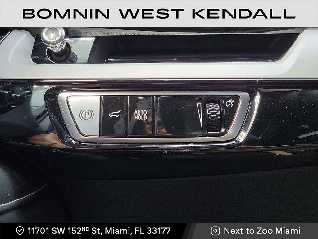 2025 Cadillac OPTIQ Luxury 1