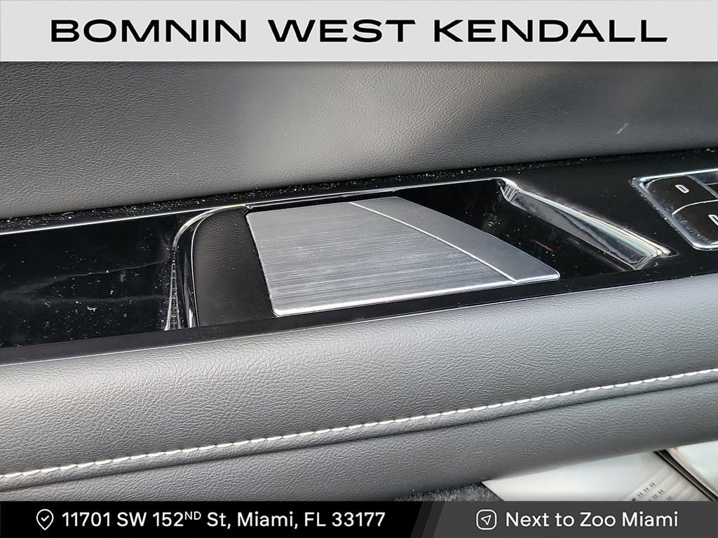 2025 Cadillac OPTIQ Luxury 1