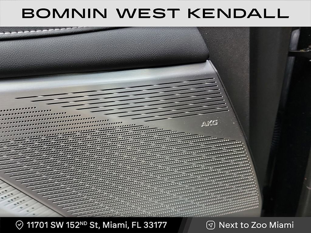 2025 Cadillac OPTIQ Luxury 1