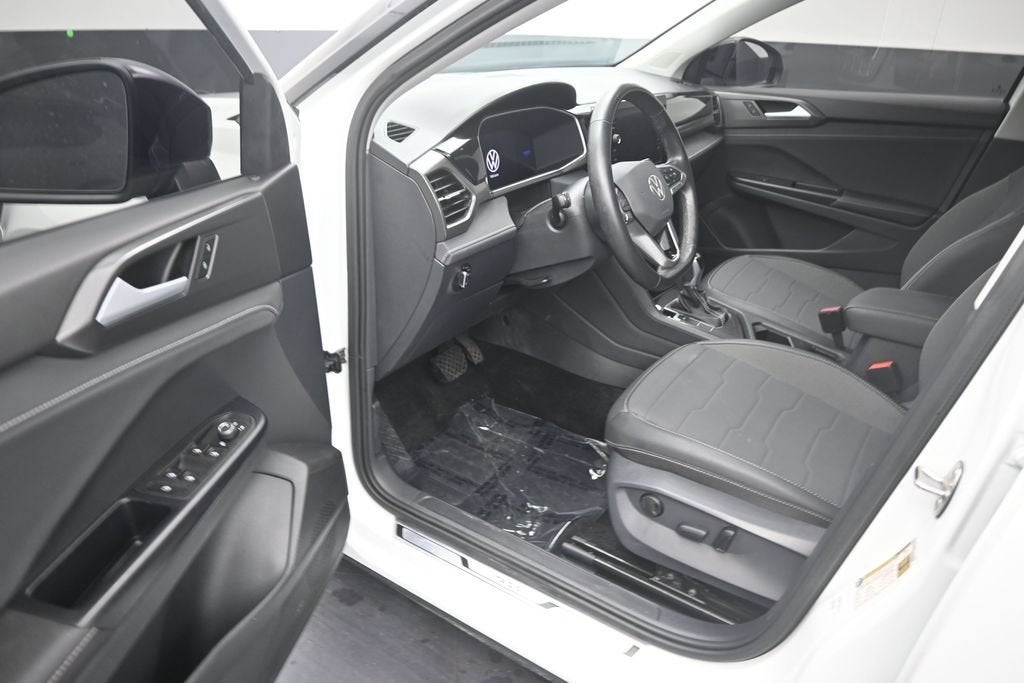2025 Volkswagen Taos 1.5T SE Black