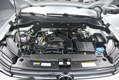 2025 Volkswagen Taos 1.5T SE Black