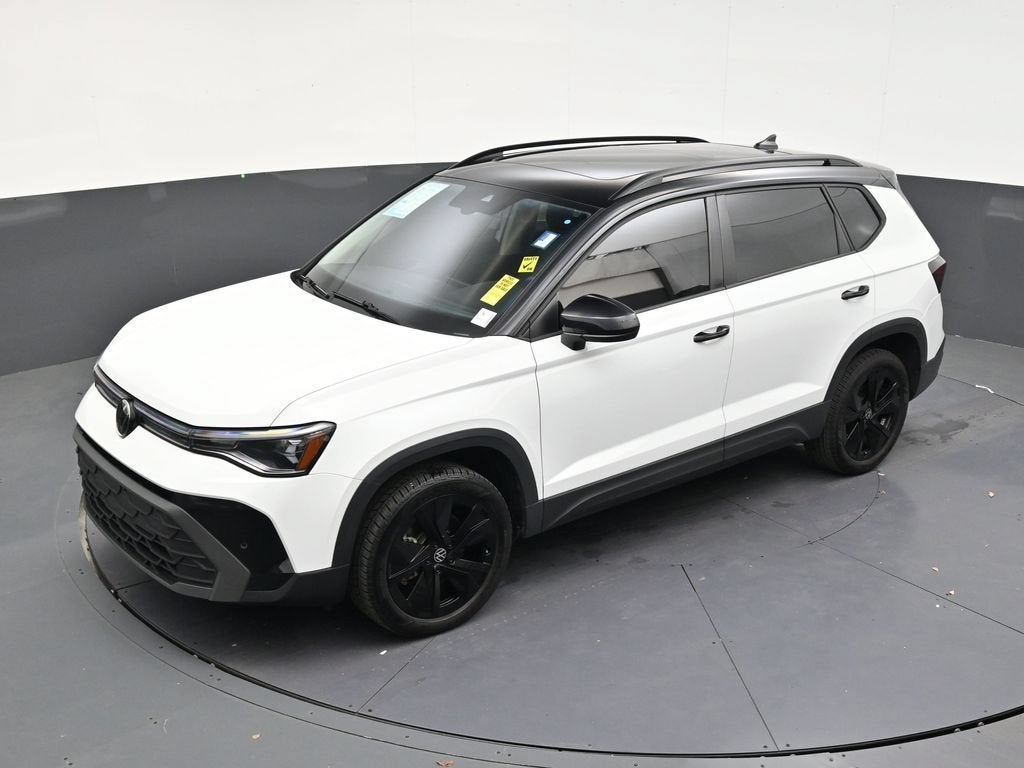 2025 Volkswagen Taos 1.5T SE Black