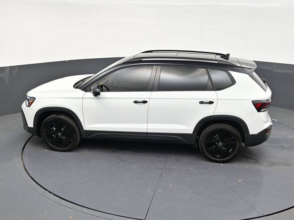 2025 Volkswagen Taos 1.5T SE Black