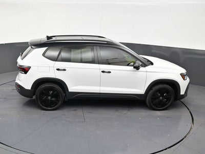 2025 Volkswagen Taos 1.5T SE Black