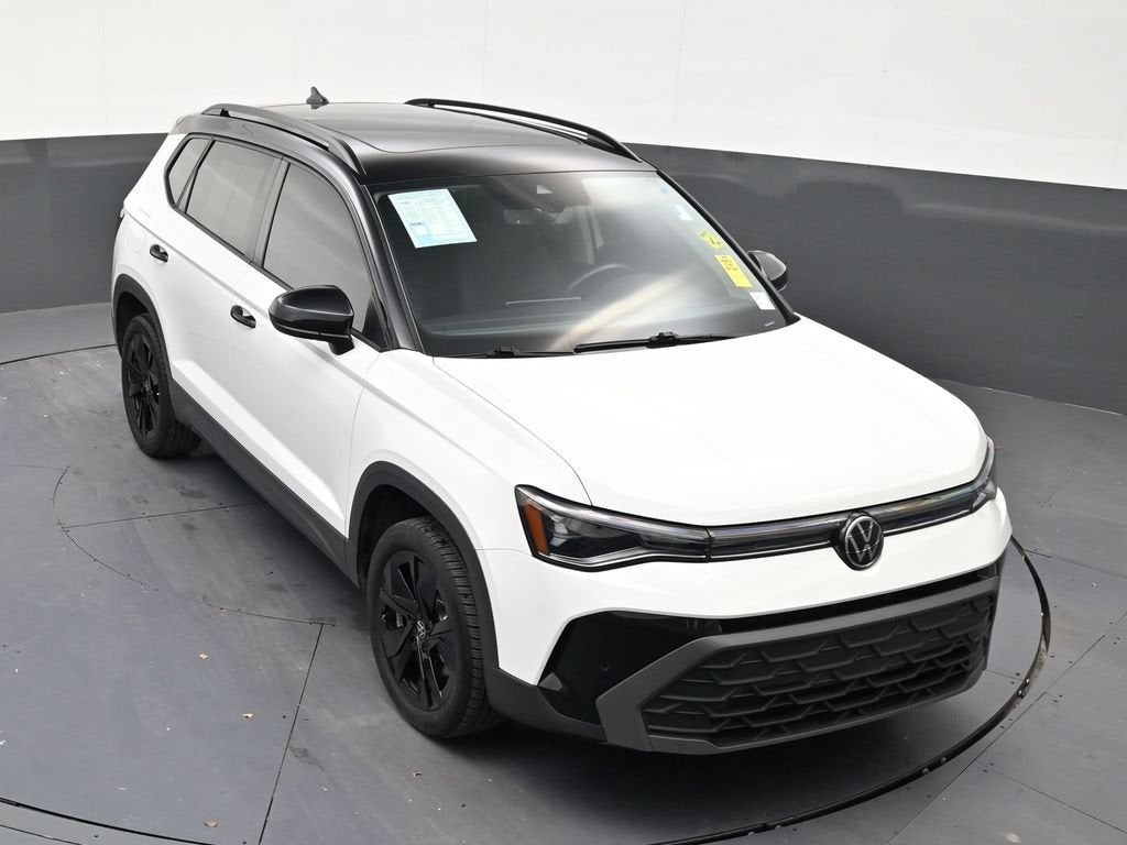 2025 Volkswagen Taos 1.5T SE Black