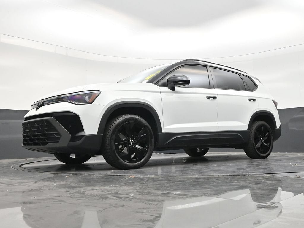 2025 Volkswagen Taos 1.5T SE Black