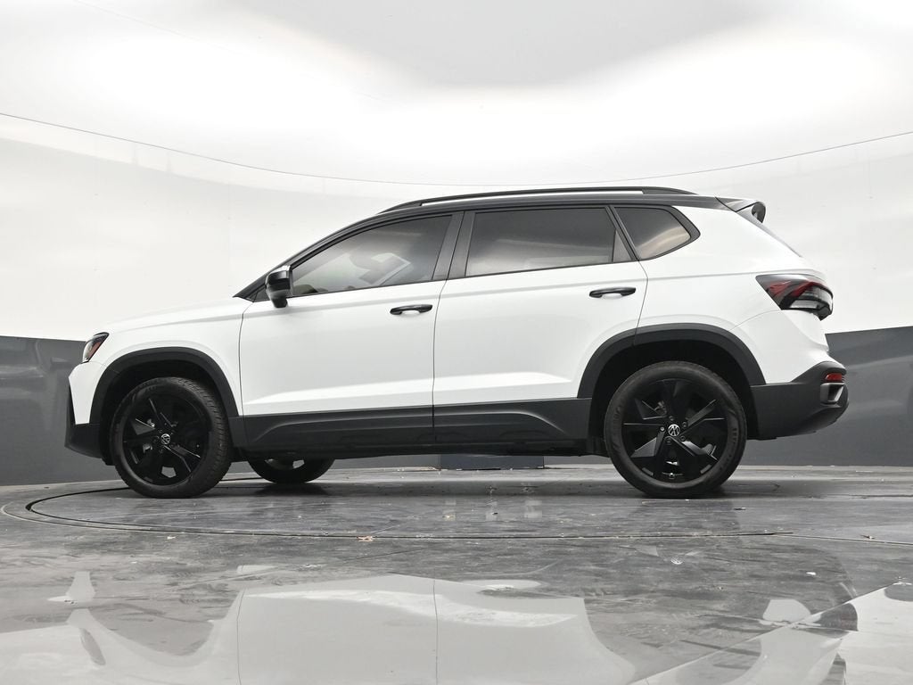 2025 Volkswagen Taos 1.5T SE Black