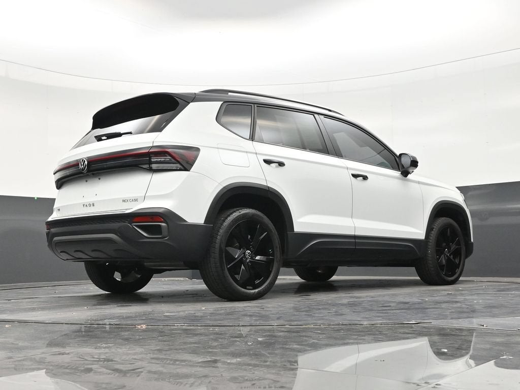 2025 Volkswagen Taos 1.5T SE Black