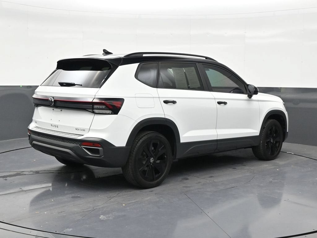 2025 Volkswagen Taos 1.5T SE Black