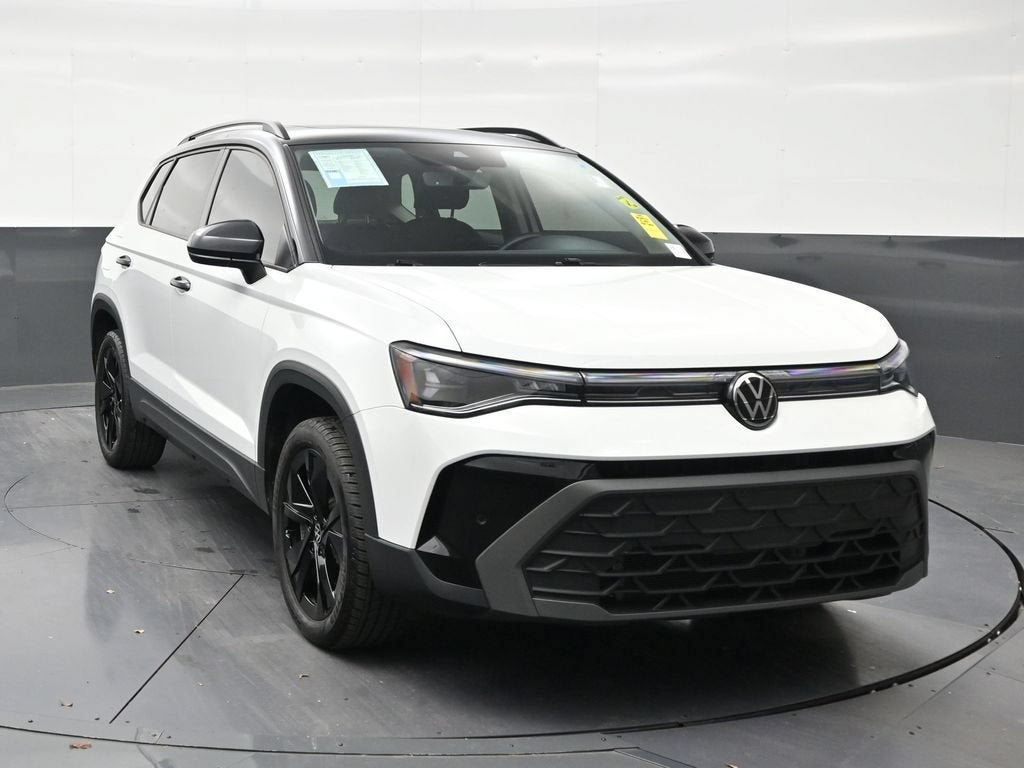 2025 Volkswagen Taos 1.5T SE Black