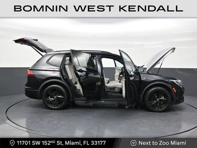 2023 Volkswagen Tiguan SE R-Line Black